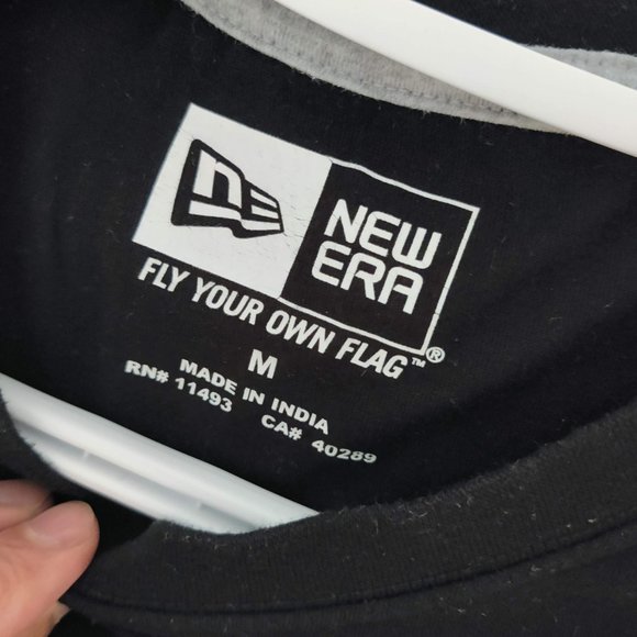New Era Pocket Logo Tee Shirt Black Medium - Picture 3 of 3